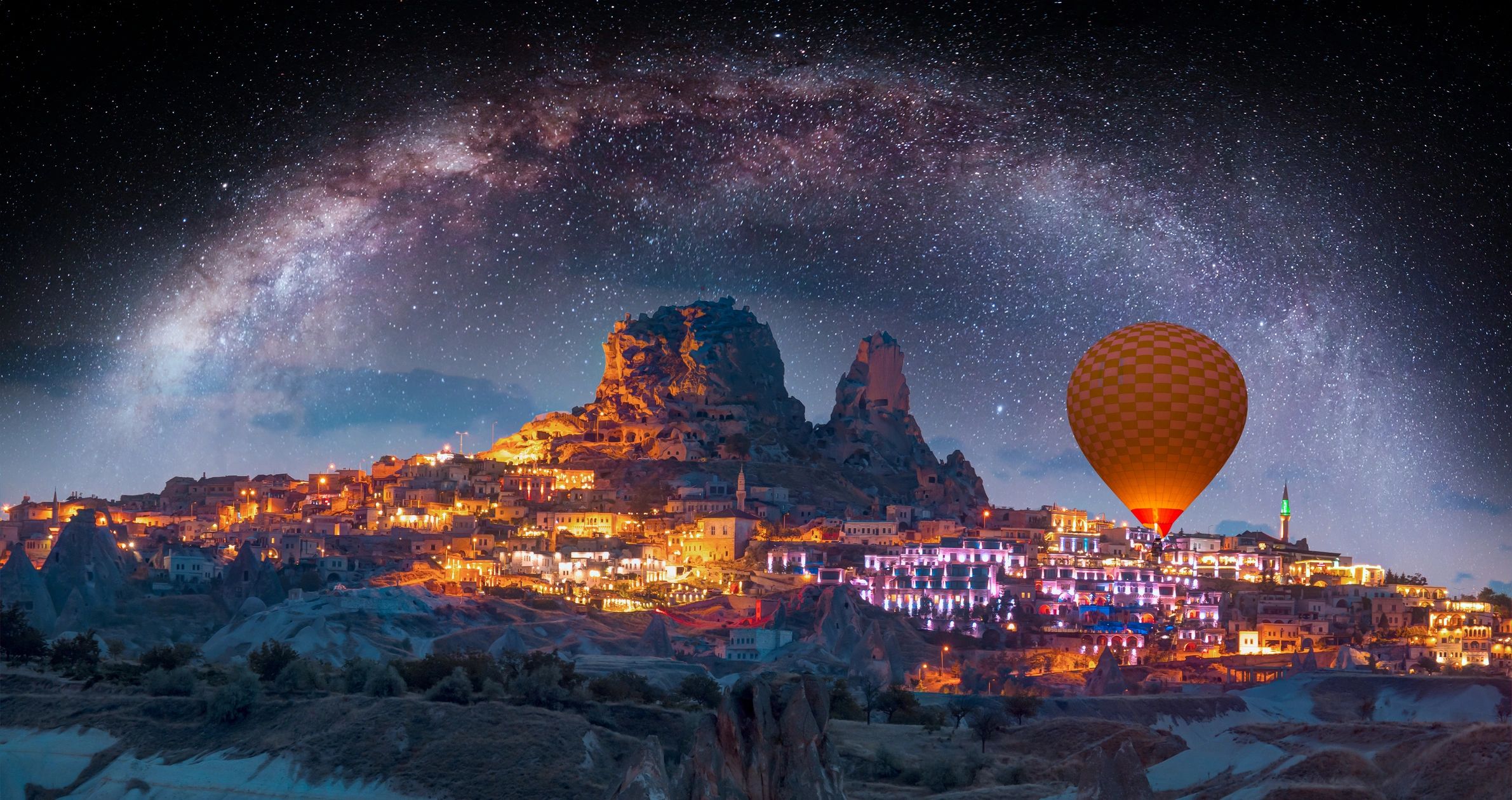 Kapadokya’nın peribacaları ve balonlar